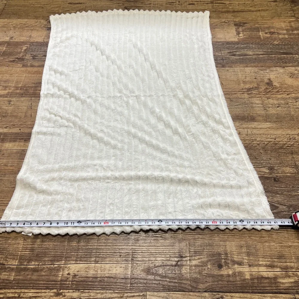 Rustic Rooster Plush Ribbed Throw Blanket Cream Ivory 40x55 soft light weight